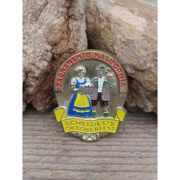 Vintage Sheidels Oktoberfest Commemorative Pin - Picture 1 of 10